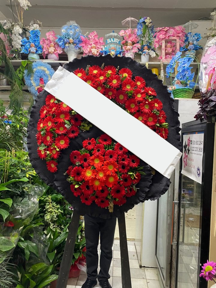 Kırmızı Çiçekli Cenaze Çelengi, Kütahya Tavşanlı Cenaze Çelengi