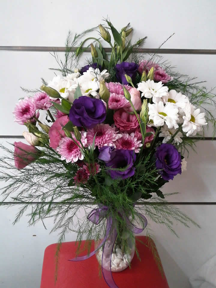 Vazoda Pembe Beyaz Mor Çiçekler, Tavşanlı çiçekçi