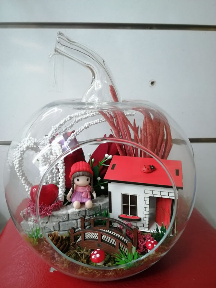 Orta Boy Elma Teraryum 4, tavşanlı buse çiçekçilik