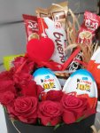 Çiçekçi - Kırmızı Güllü Tatlı Sürpriz