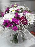 Çiçekçi - Cam Fanusta Mor Beyaz Çiçekler